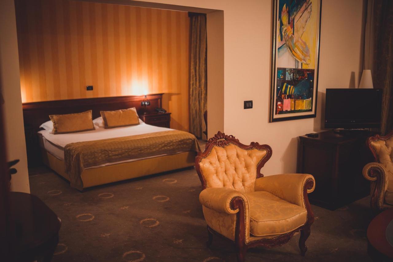Kastel Hotell *